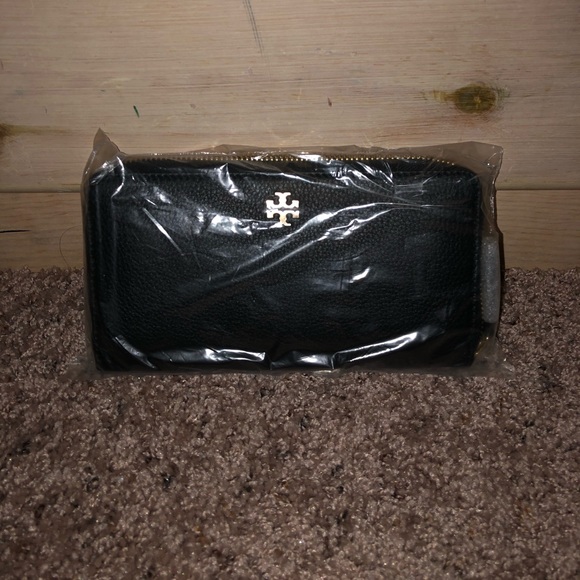 Tory Burch Black Robinson Zip Continental Wallet - Picture 1 of 5
